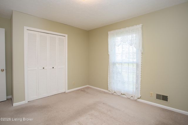 7114 Greengate Ct, Louisville, KY 40241