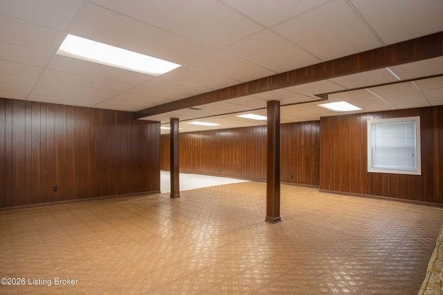 7114 Greengate Ct, Louisville, KY 40241