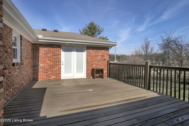 7114 Greengate Ct, Louisville, KY 40241