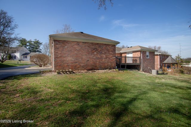 7114 Greengate Ct, Louisville, KY 40241