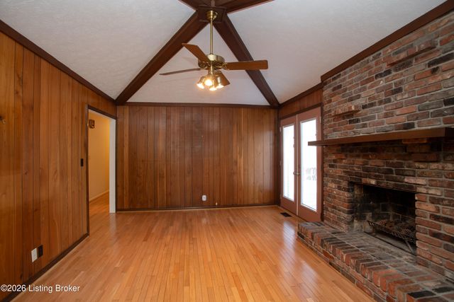 7114 Greengate Ct, Louisville, KY 40241