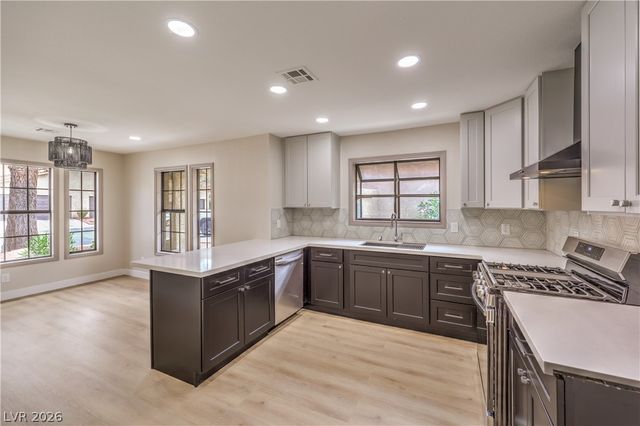 7812 Canoe Lane, Las Vegas, NV 89145