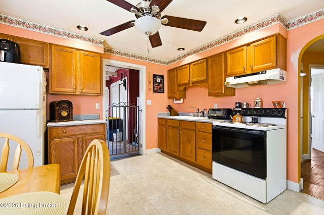 2618 Benoch Ave, Louisville, KY 40216