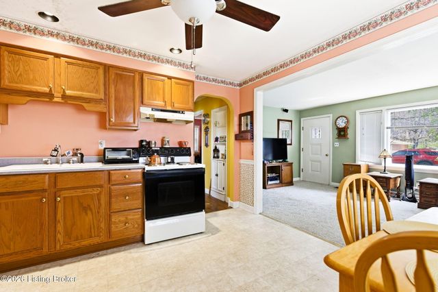 2618 Benoch Ave, Louisville, KY 40216