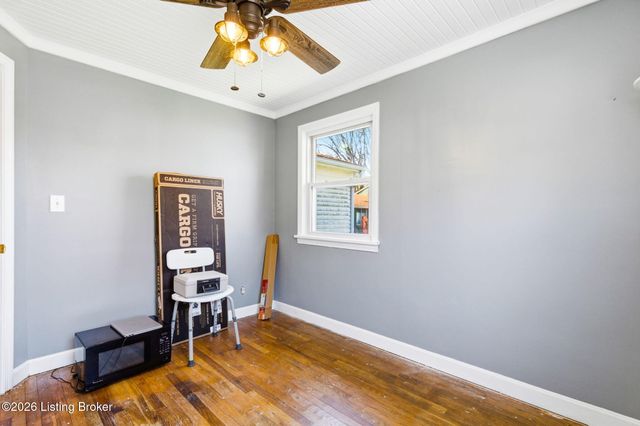 2618 Benoch Ave, Louisville, KY 40216