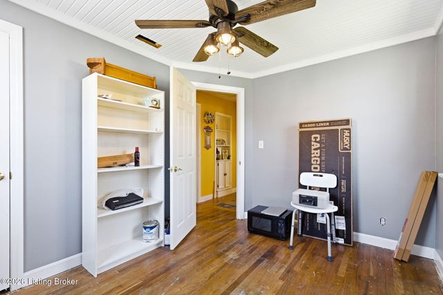 2618 Benoch Ave, Louisville, KY 40216