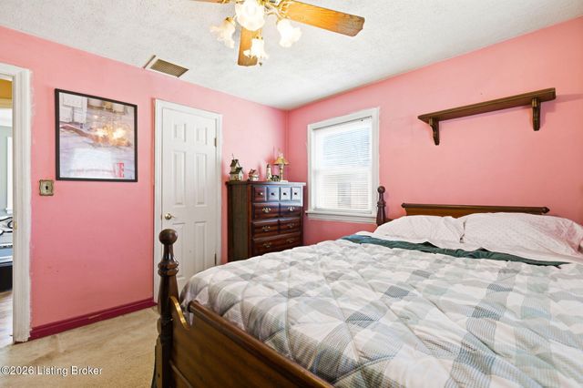 2618 Benoch Ave, Louisville, KY 40216