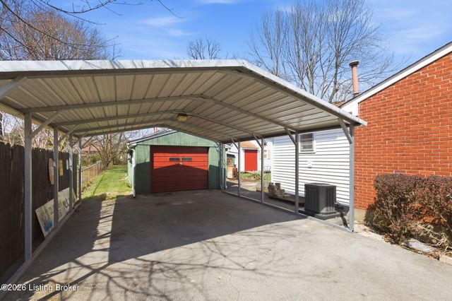 2618 Benoch Ave, Louisville, KY 40216