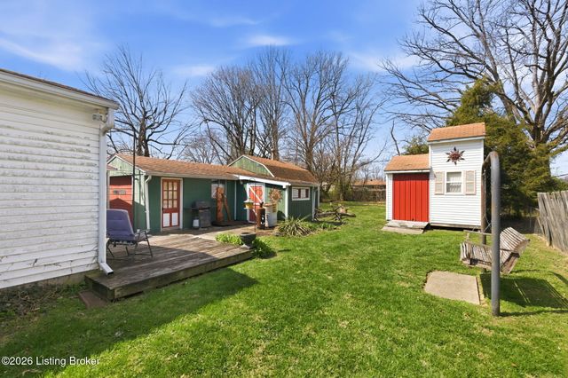 2618 Benoch Ave, Louisville, KY 40216