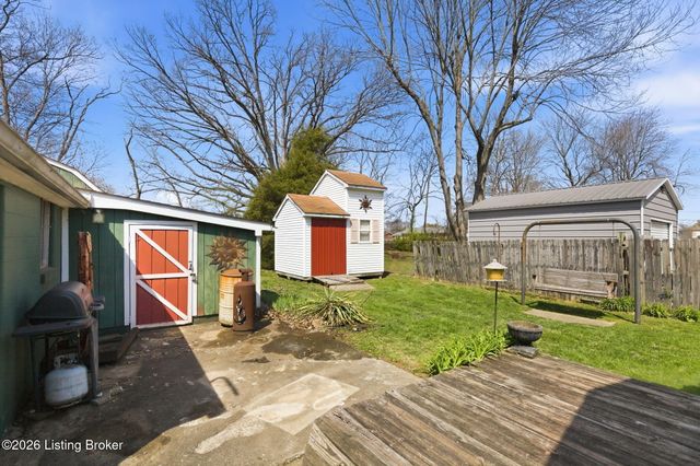 2618 Benoch Ave, Louisville, KY 40216