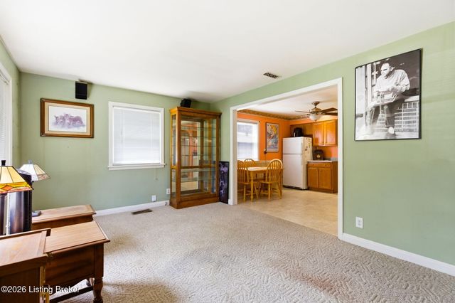 2618 Benoch Ave, Louisville, KY 40216