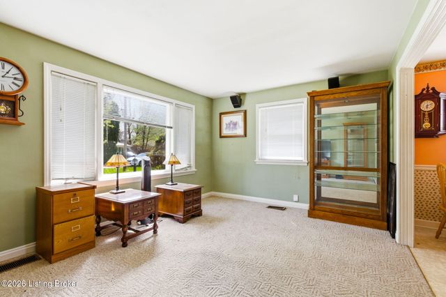 2618 Benoch Ave, Louisville, KY 40216