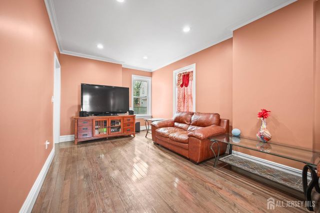 1342 S Lake Street, Plainfield, NJ 07060