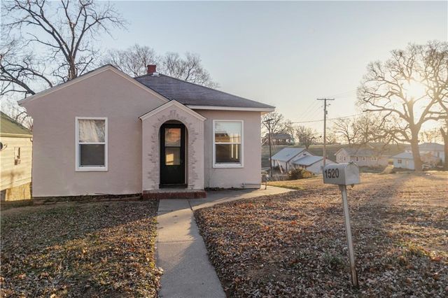 1520 S 7th Street, Atchison, KS 66002