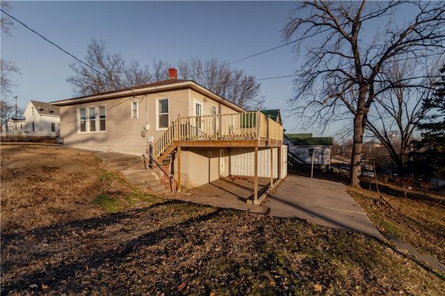 1520 S 7th Street, Atchison, KS 66002