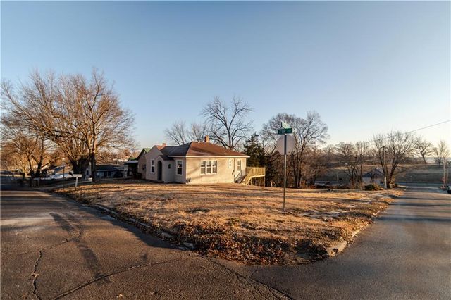 1520 S 7th Street, Atchison, KS 66002