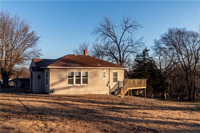 1520 S 7th Street, Atchison, KS 66002