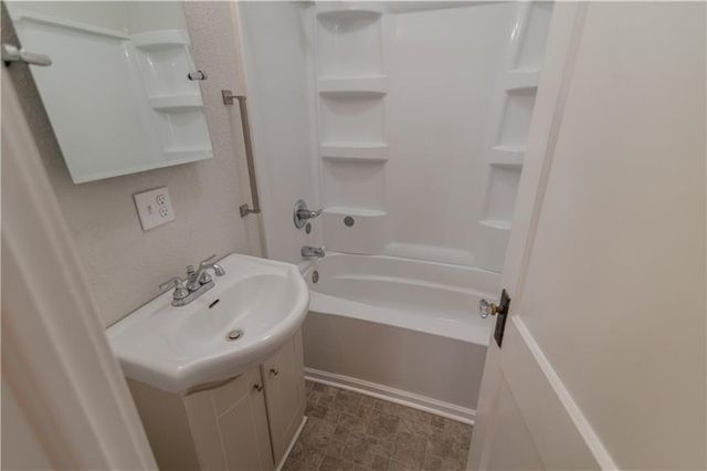 1520 S 7th Street, Atchison, KS 66002