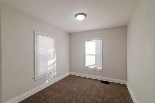 1520 S 7th Street, Atchison, KS 66002