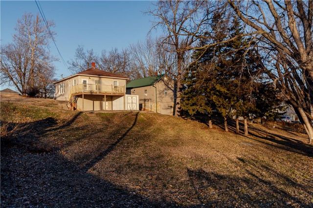 1520 S 7th Street, Atchison, KS 66002