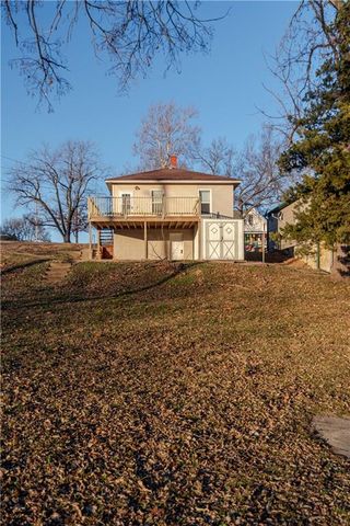 1520 S 7th Street, Atchison, KS 66002
