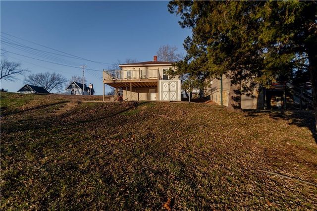 1520 S 7th Street, Atchison, KS 66002