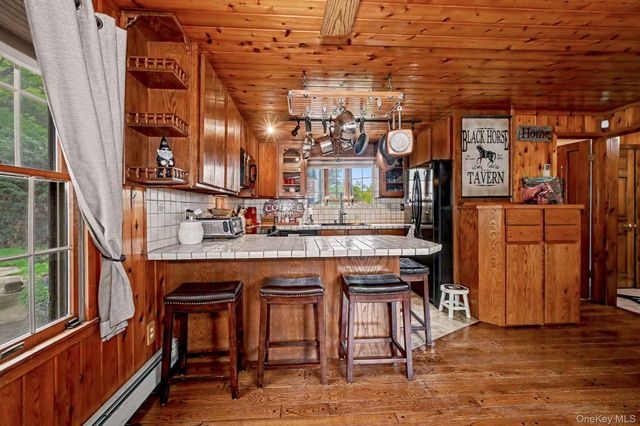 633 Oscawana Lake Road 633, Putnam Valley, NY 10579