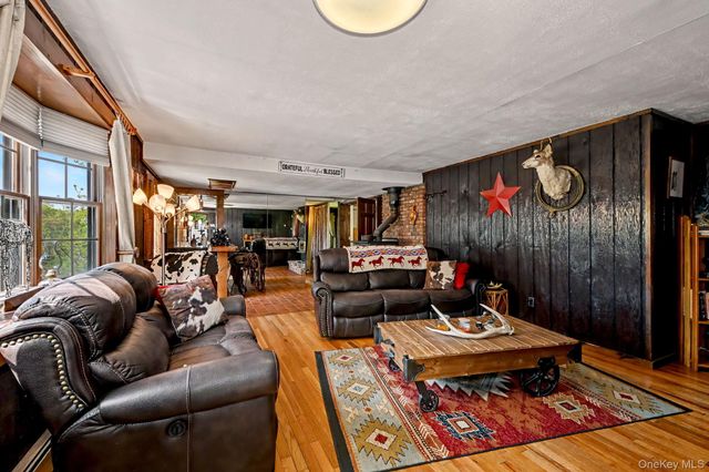 633 Oscawana Lake Road 633, Putnam Valley, NY 10579