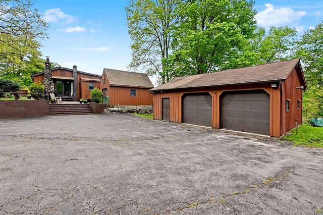 633 Oscawana Lake Road 633, Putnam Valley, NY 10579