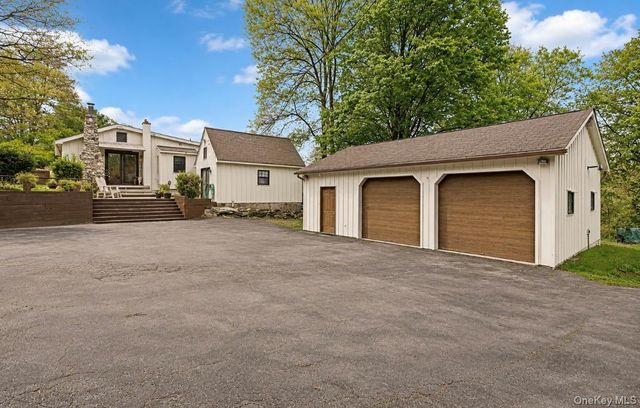 633 Oscawana Lake Road 633, Putnam Valley, NY 10579