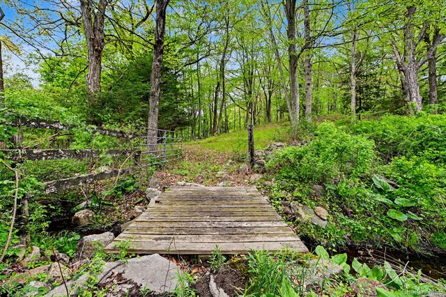 633 Oscawana Lake Road 633, Putnam Valley, NY 10579