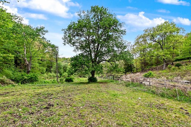 633 Oscawana Lake Road 633, Putnam Valley, NY 10579