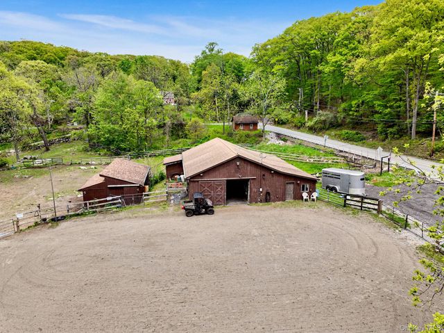 633 Oscawana Lake Road 633, Putnam Valley, NY 10579