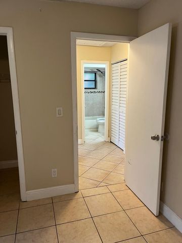 6131 SW 42nd Place 1-2, Davie, FL 33314