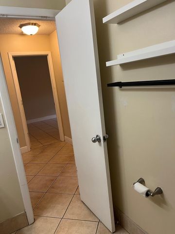 6131 SW 42nd Place 1-2, Davie, FL 33314