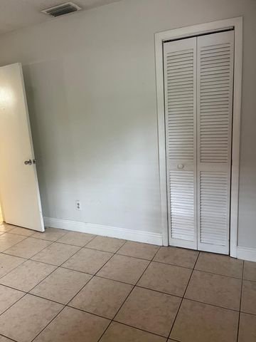 6131 SW 42nd Place 1-2, Davie, FL 33314