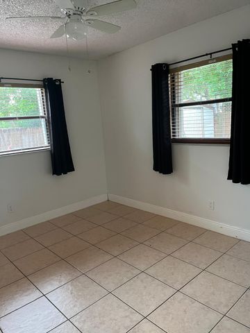 6131 SW 42nd Place 1-2, Davie, FL 33314