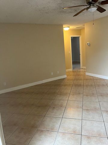 6131 SW 42nd Place 1-2, Davie, FL 33314