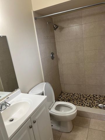 6131 SW 42nd Place 1-2, Davie, FL 33314