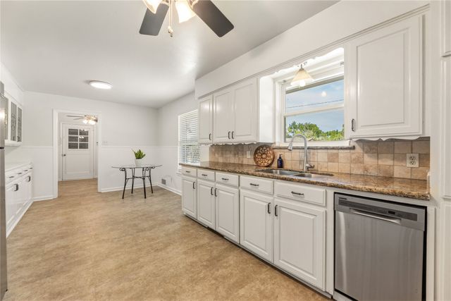 535 Degan Avenue, Lewisville, TX 75057