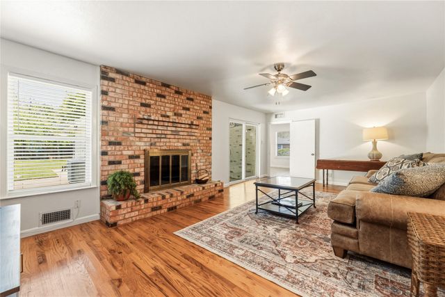 535 Degan Avenue, Lewisville, TX 75057