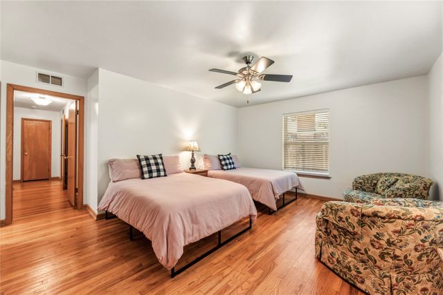 535 Degan Avenue, Lewisville, TX 75057