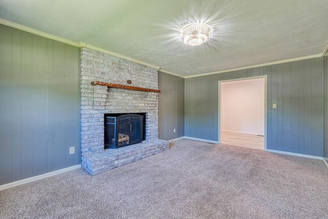 210 Oakmont Dr, Boiling Springs, SC 29316