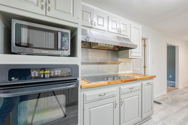 210 Oakmont Dr, Boiling Springs, SC 29316