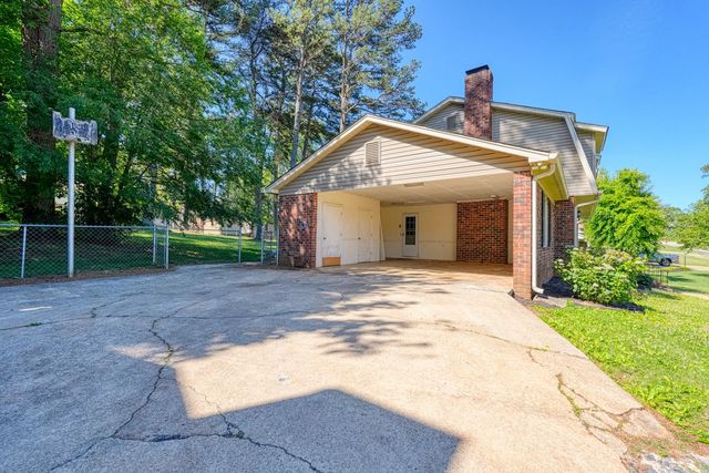210 Oakmont Dr, Boiling Springs, SC 29316