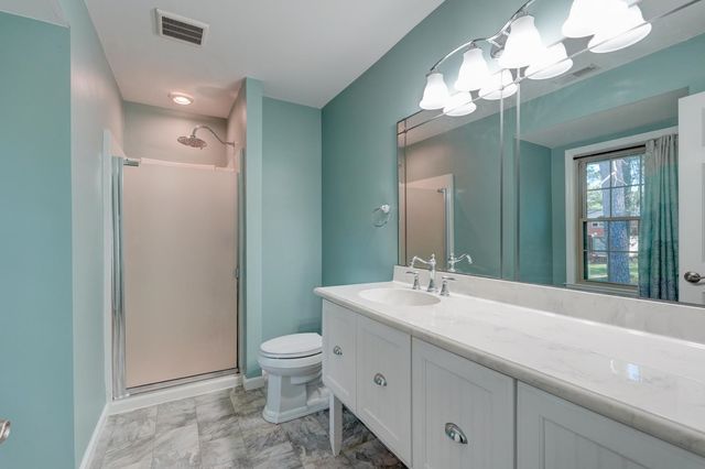210 Oakmont Dr, Boiling Springs, SC 29316