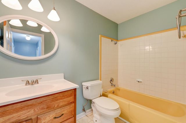 210 Oakmont Dr, Boiling Springs, SC 29316