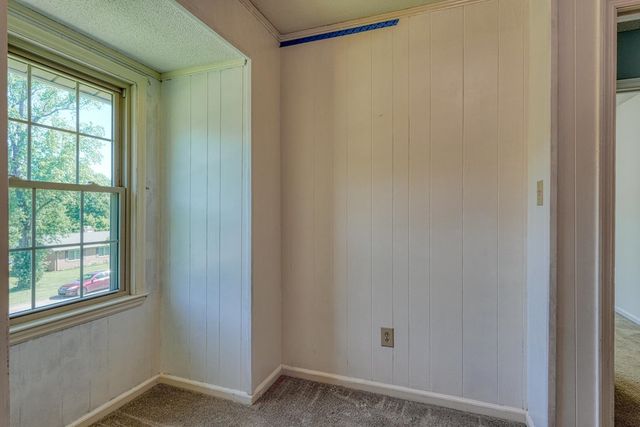 210 Oakmont Dr, Boiling Springs, SC 29316