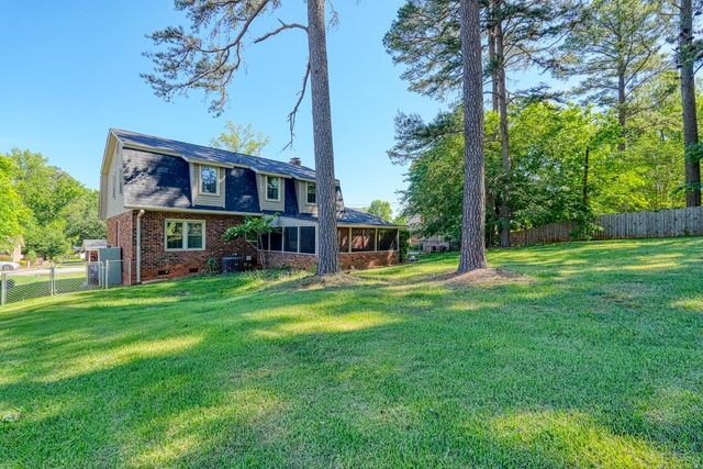 210 Oakmont Dr, Boiling Springs, SC 29316