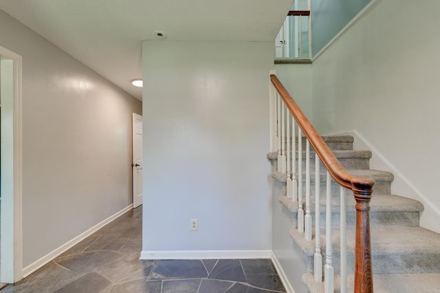 210 Oakmont Dr, Boiling Springs, SC 29316